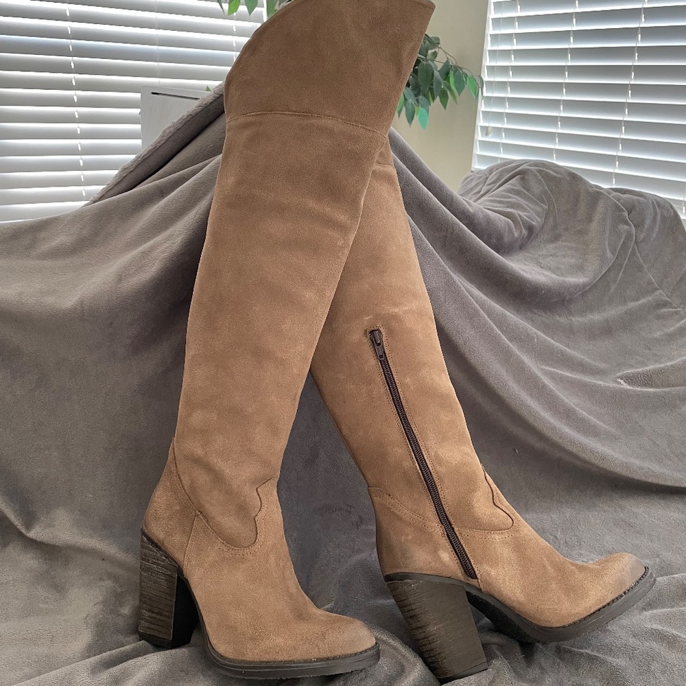 NIB Musse and Cloud JOYSE OVER THE KNEE Boots DISTRESSED TAN SUEDE